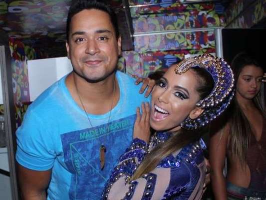Anitta defende Xanddy do 'Harmonia' de acusação por preconceito religioso