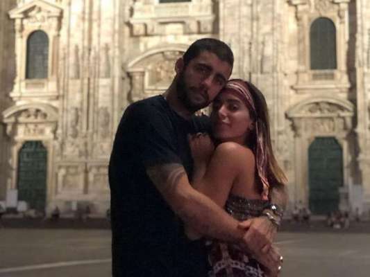 Anitta nega estar noiva de Pedro Scooby, em 10 de agosto de 2019