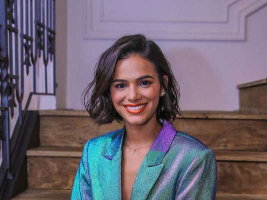 Bruna Marquezine conta a fã que não cantou 'Parabéns' em sua festa de aniversário, em 11 de agosto de 2019