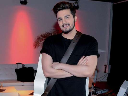 Luan Santana revela ter jatinho de R$ 16,5 milhões em vídeo no Youtube