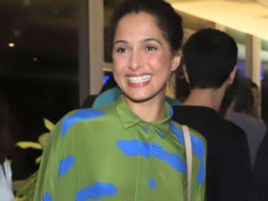 Camila Pitanga aposta em conjuntinho para passeio em shopping e estreia de peça nesta segunda-feira, dia 12 de agosto de 2019