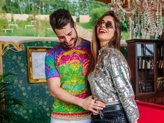 É menino! Alok e Romana revelam sexo do bebê em reunião com amigos e família nesta quinta-feira, dia 15 de agosto de 2019