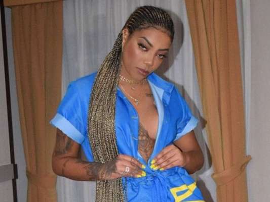 Ludmilla sofre puxão de cabelo e arranhões de fãs em Madrid