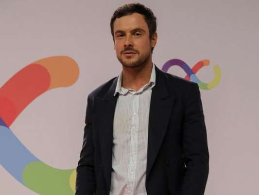 Sergio Guizé se declarou para Bianca Bin no aniversário de 29 anos da atriz nesta terça-feira, 3 de setembro de 2019