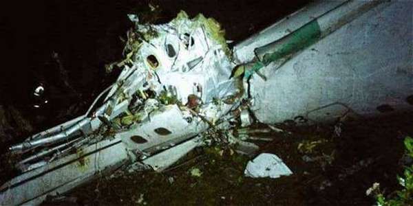 Destroços do avião - Primeiras imagens do avião após cair na Colômbia foram assustadoras.