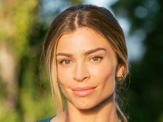 Nos próximos capítulos da novela 'Bom Sucesso', Paloma (Grazi Massafera) revolta Ramon (David Junior) ao aceitar trabalhar de novo para Alberto (Antonio Fagundes). 'Acabou (o noivado)!', afirma o jogador