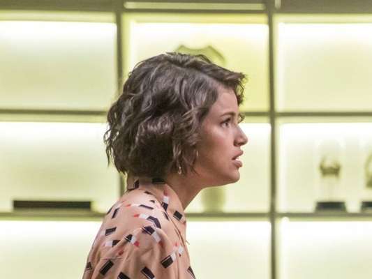 Nos próximos capítulos da novela 'A Dona do Pedaço', Josiane (Agatha Moreira) arma vingança contra Régis (Reynaldo Gianecchini) após levar fora do playboy: 'Te odeio!'