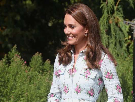Kate Middleton aposta em look floral para inauguração de jardim nesta terça-feira, dia 10 de setembro de 2019