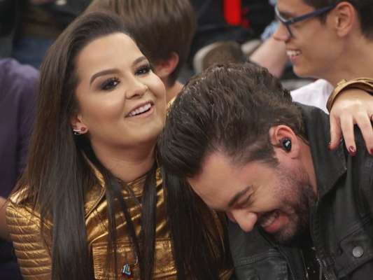 Maiara ganha surpresa do namorado, Fernando e o surpreende com reação em vídeo