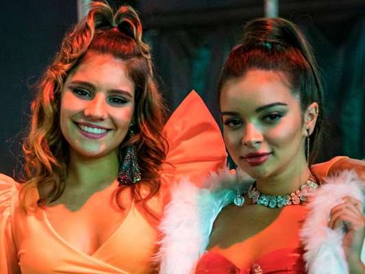 Raíssa (Dora de Assis) tenta se aproximar de Nanda (Gabriella Mustafá), mas a menina é fria na novela 'Malhação: Toda Forma de Amar'