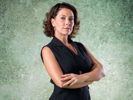 Nana (Fabiula Nascimento) implora para Paloma (Grazi Massafera) voltar a cuidar de Alberto (Antônio Fagundes) na novela 'Bom Sucesso'