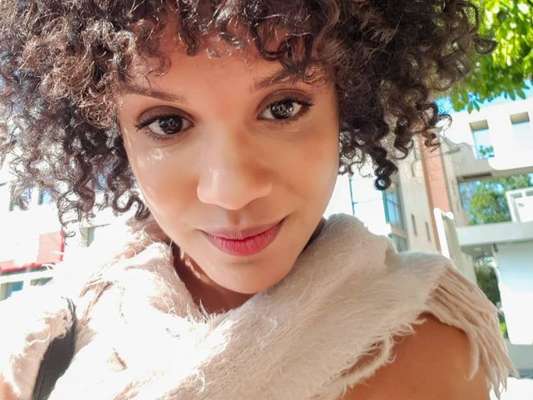 Heslaine Vieira se machucou nas gravações de "As Five" e tranquilizou fãs