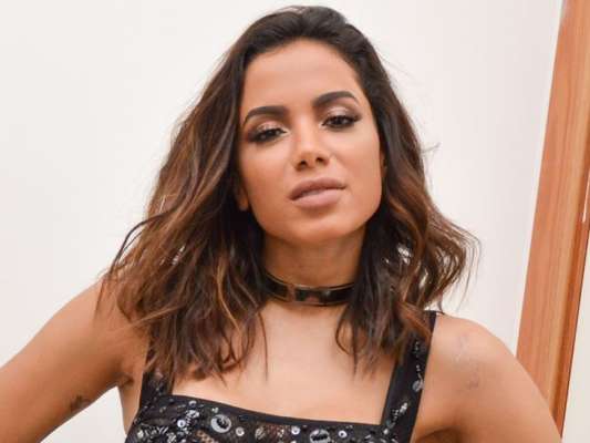 Anitta tentou romper namoro com Pedro Scooby por três dias