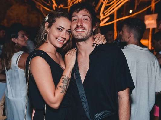 Carol Dantas ganha homenagem do marido após nascimento de Valentin. Veja foto postada nesta terça-feira, dia 17 de setembro de 2019