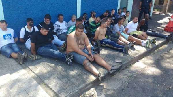 O que denunciar? - Desde 2015, o serviço do 181 também recebe informações anônimas que possam ajudar na identificação de autores de mais três tipos de crime: furtos de caixas eletrônicos com uso de explosivos, incêndios a ônibus e casos de violência praticada por torcidas de futebol.