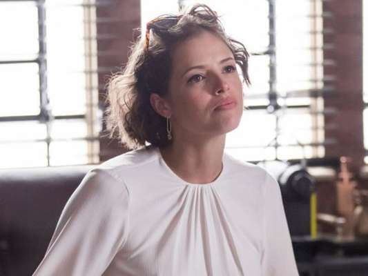 Josiane (Agatha Moreira) fingirá de boa moça para poder dar golpe na novela 'A Dona do Pedaço'