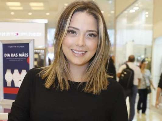 Carol Dantas mostrou sua barriga sete dias após dar à luz Valentin