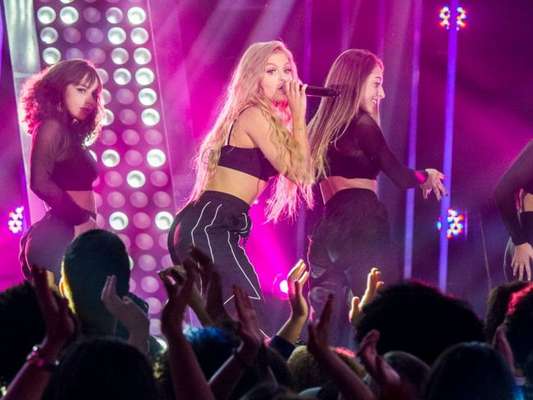 Luísa Sonza agita a web com coreografia de funk no 'Dança dos Famosos', em 22 de setembro de 2019