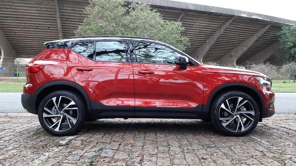 Volvo XC40 R-Design 2.0 T5