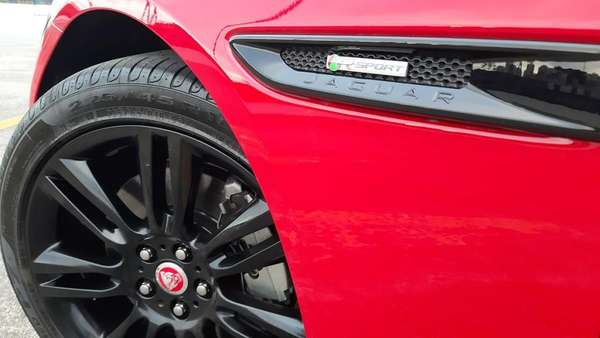 Jaguar XE R-Sport 2.0
