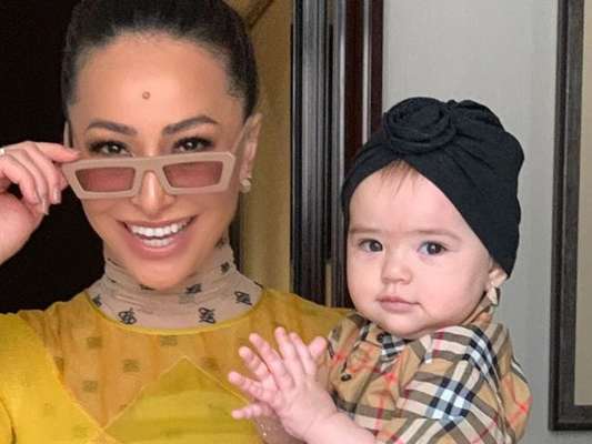 Sabrina Sato comemora 10 meses de Zoe com foto em Paris, em 29 de setembro de 2019