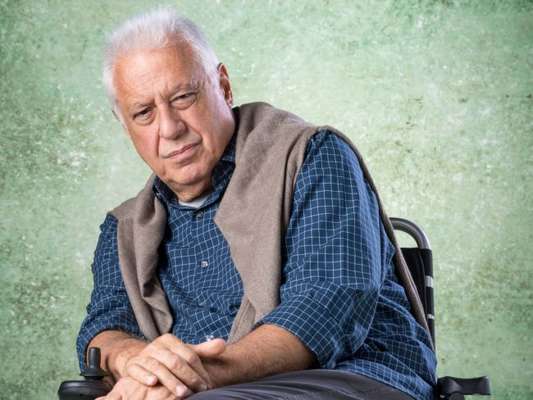 Alberto (Antônio Fagundes) passa mal no Natal e pede para morrer na novela 'Bom Sucesso'