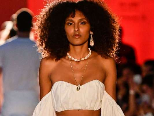 Alto-Verão: inspirese-se nessas x tendências que amamos ver no desfile da Renner!