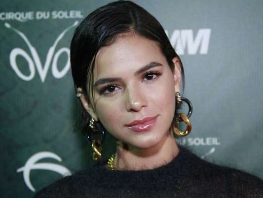Bruna Marquezine revela ter perdido esperanças com homens no Twitter nesta quinta-feira, dia 03 de outubro de 2019