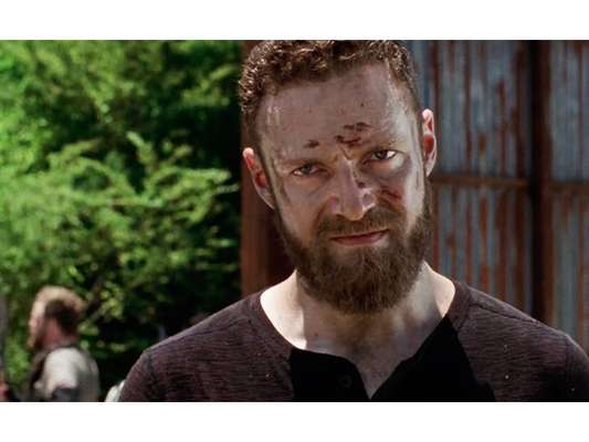 10ª temporada de "The Walking Dead" vai ter cena complicada logo no primeiro episódio, diz Ross Marquand