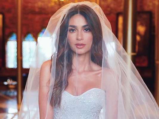 Thaila Ayala usa vestido exclusivo Martu em casamento com Renato Góes em Pernambuco, em 5 de outubro de 2019