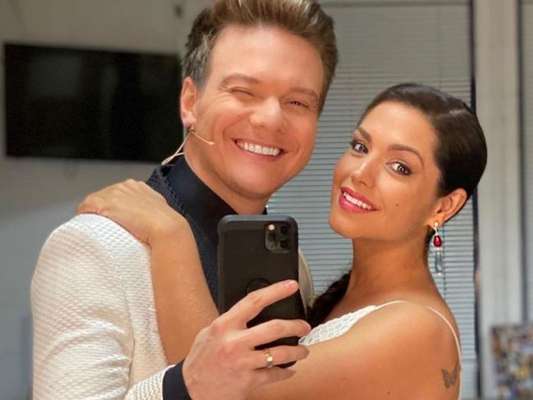 Thais Fersoza e Michel Teló combinam looks para Rock in Rio, em 6 de outubro de 2019