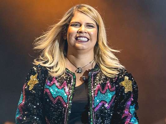 Marília Mendonça volta à web após detox de rede social
