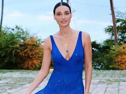 Namorado posta 1ª foto de Débora Nascimento no Instagram