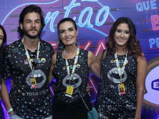 Filha de Fátima Bernardes e William Bonner, Beatriz assegurou ter relação saudável com Túlio Gadêlha, namorado de sua mãe: 'É bem natural e a gente se dá bem'