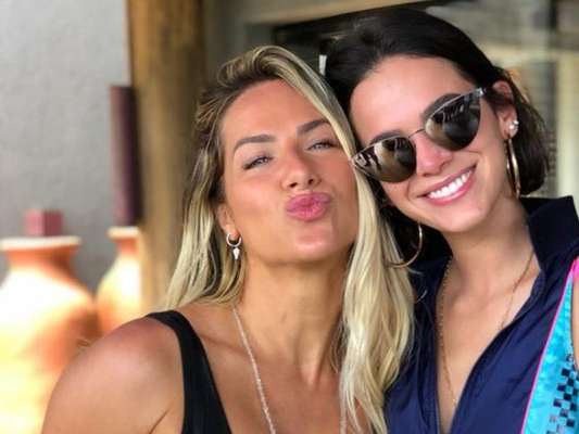 Foto de Giovanna Ewbank com filha chama atenção de Bruna Marquezine nesta quarta-feira, dia 09 de outubro de 2019