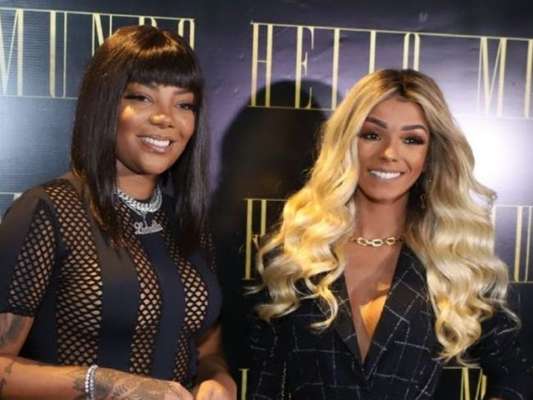 Ludmilla fez carinho na namorada, Brunna Gonçalves, durante compras em farmácia dos EUA