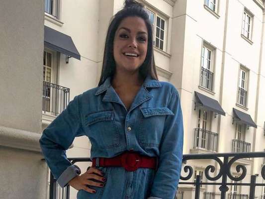 Thais Fersoza exibe barriga em look de academia nesta quinta-feira, dia 10 outubro de 2019