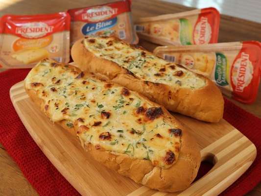 Baguete aos quatro queijos