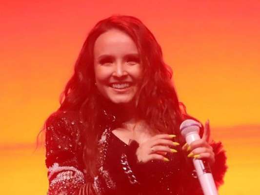 Larissa Manoela admitiu insegurança para estrelar cena de sexo na TV: 'Ainda não é a hora, não me sinto confortável para isso'