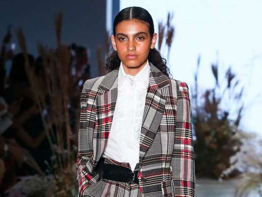 Calça social, saia de tecido e blazer: as tendências do São Paulo Fashion Week provam que a alfaiataria pode ser muito descontraída. Inspire-se!
