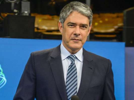William Bonner faz reclamação em desabafo divertido no 'Jornal Nacional' e agita web nesta segunda-feira, dia 21 de outubro de 2019
