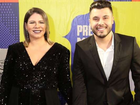 Marília Mendonça exibe barriga de grávida e posa com o namorado, Murilo Huff, no Prêmio Multishow 2019 nesta terça-feira, dia 29 de outubro de 2019