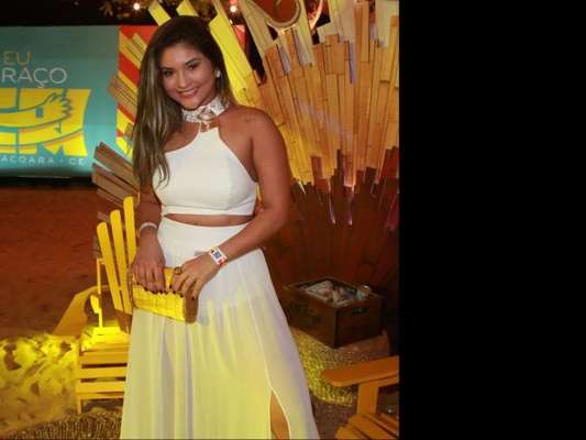 Mileide Mihaile e Neto Santos curtiram juntos o show de Wallas Arrais em Fortaleza