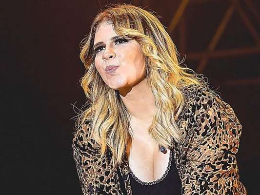 Marília Mendonça fará pausa em carreira para se dedicar exclusivamento ao filho
