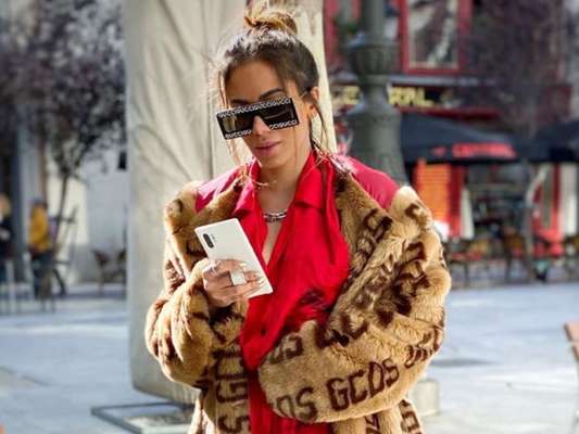Anitta posou com look de R$ 21 mil em Madrid, na Espanha, nesta sexta-feira, 8 de novembro de 2019