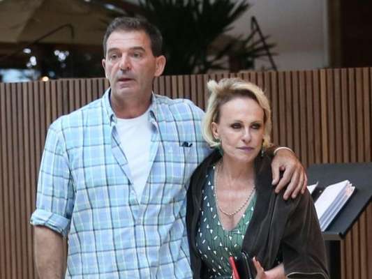 Ana Maria Braga foi fotografada com seu novo namorado em fotos nesta quinta-feira, dia 14 de novembro de 2019