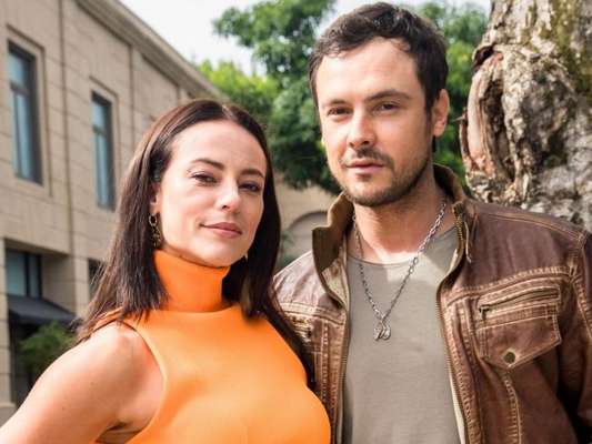 Um dos queridinhos do público: Vivi (Paolla Oliveira) e Chiclete (Sergio Guizé). No final, todo mundo torce para eles terminarem juntos na novela 'A Dona do Pedaço'
