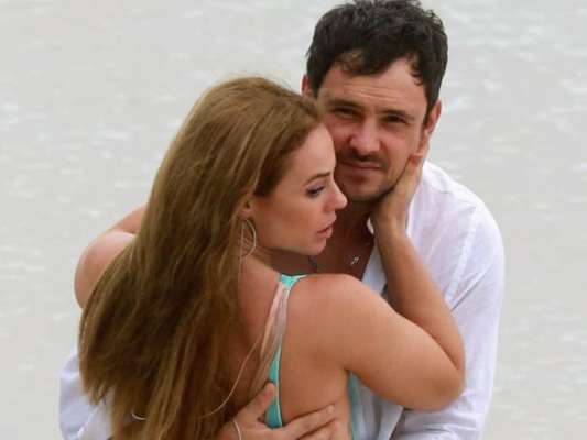 Paolla Oliveira e Sérgio Guizé gravam cena de novela 'A Dona do Pedaço' na praia nesta terça-feira, dia 19 de novembro de 2019