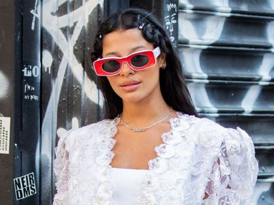 Tendência de verão: 5 modelos de óculos de sol que as fashionistas estão amando usar para apostar na estação. Veja fotos!