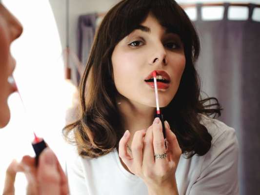 Batom na Black Friday: opções de batom vermelho, nude e vinho para comprar em promoção na Black Friday